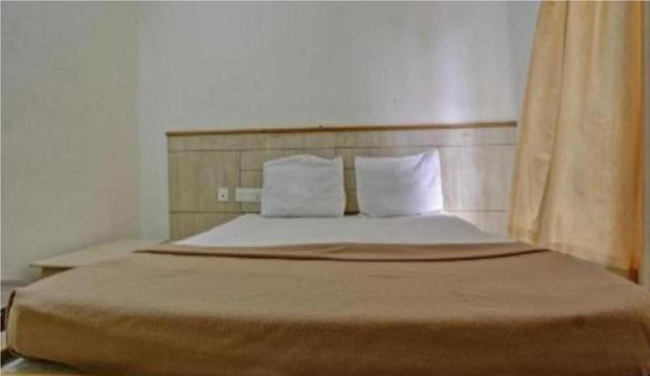 Hotel Chandrawali By Wb Inn Ballia 外观 照片